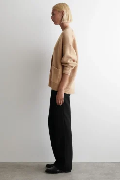OVERSIZED-STRICKJACKE AUS MERINOWOLLE