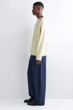 OVERSIZED-SWEATSHIRT MIT U-BOOT-AUSSCHNITT