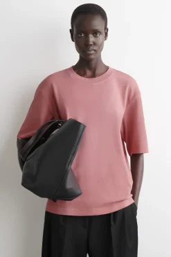OVERSIZED-T-SHIRT