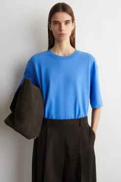 OVERSIZED-T-SHIRT