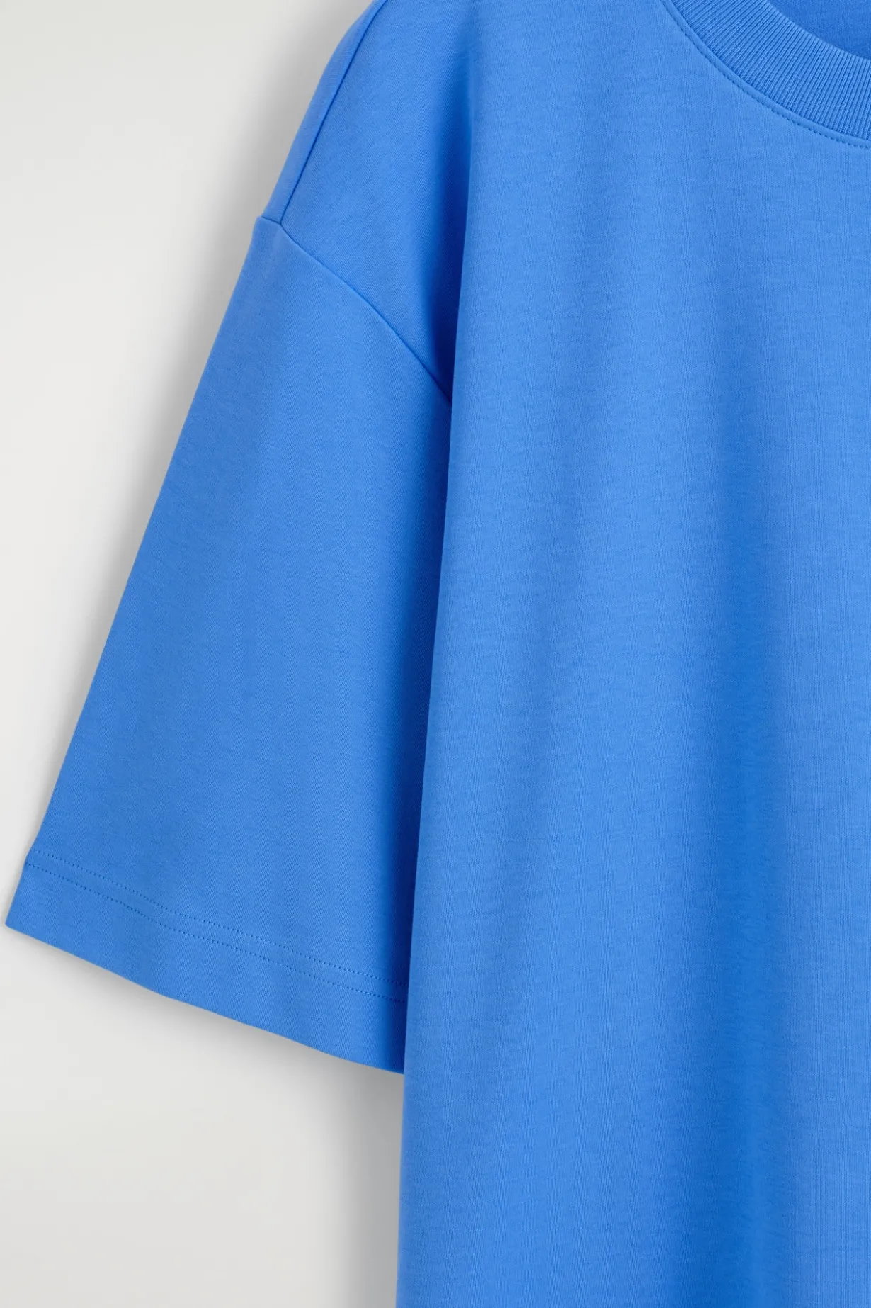 OVERSIZED-T-SHIRT