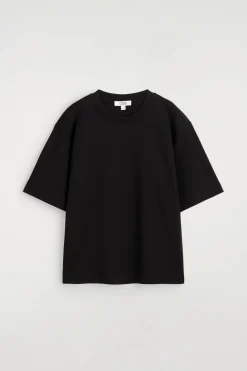 OVERSIZED-T-SHIRT