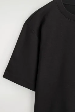 OVERSIZED-T-SHIRT