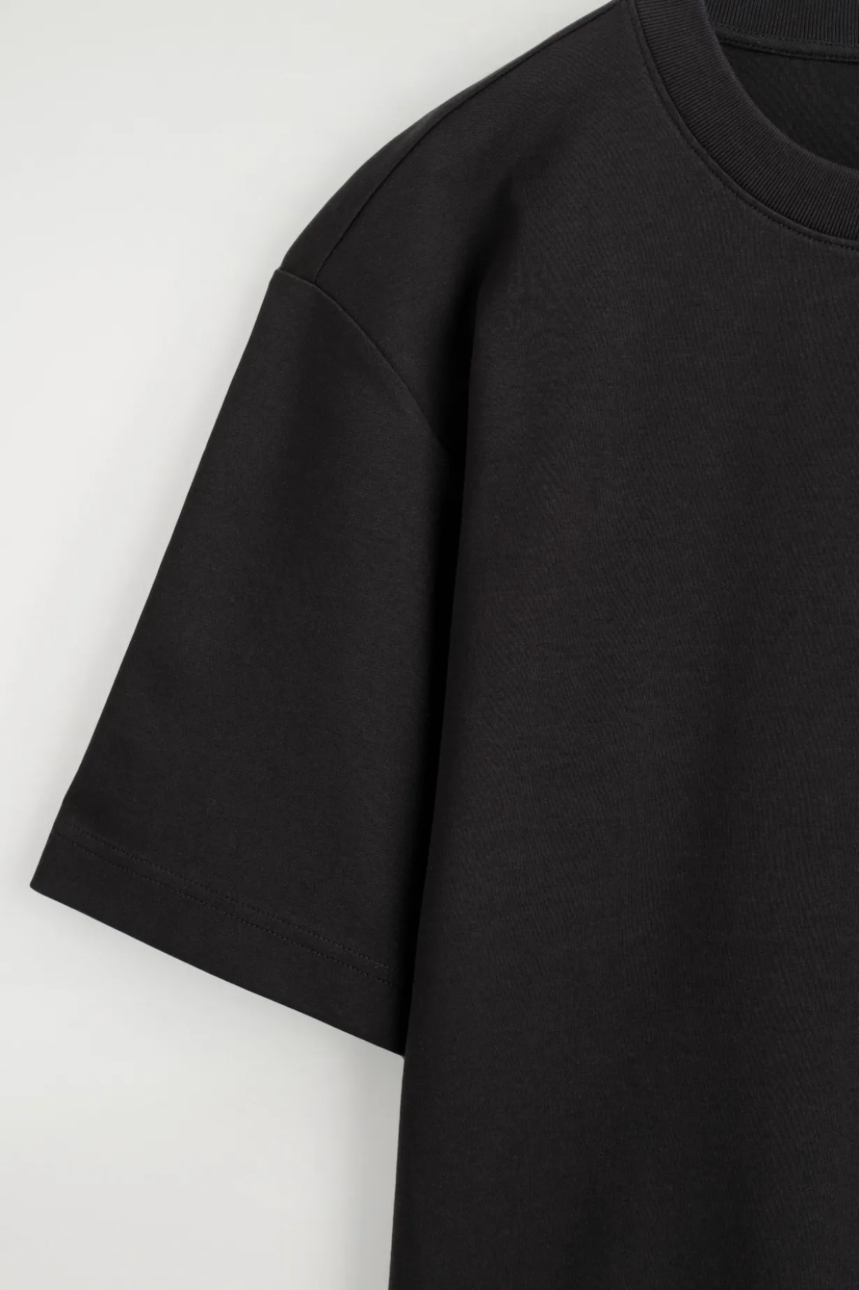 OVERSIZED-T-SHIRT
