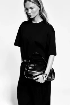 OVERSIZED-T-SHIRT