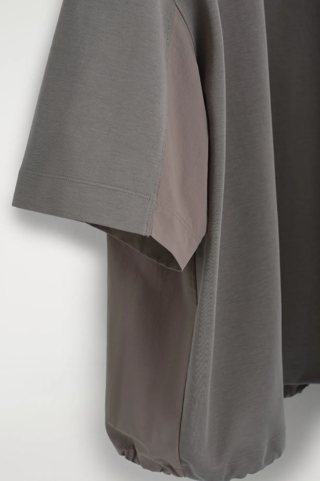 OVERSIZED-T-SHIRT MIT KORDELZUG