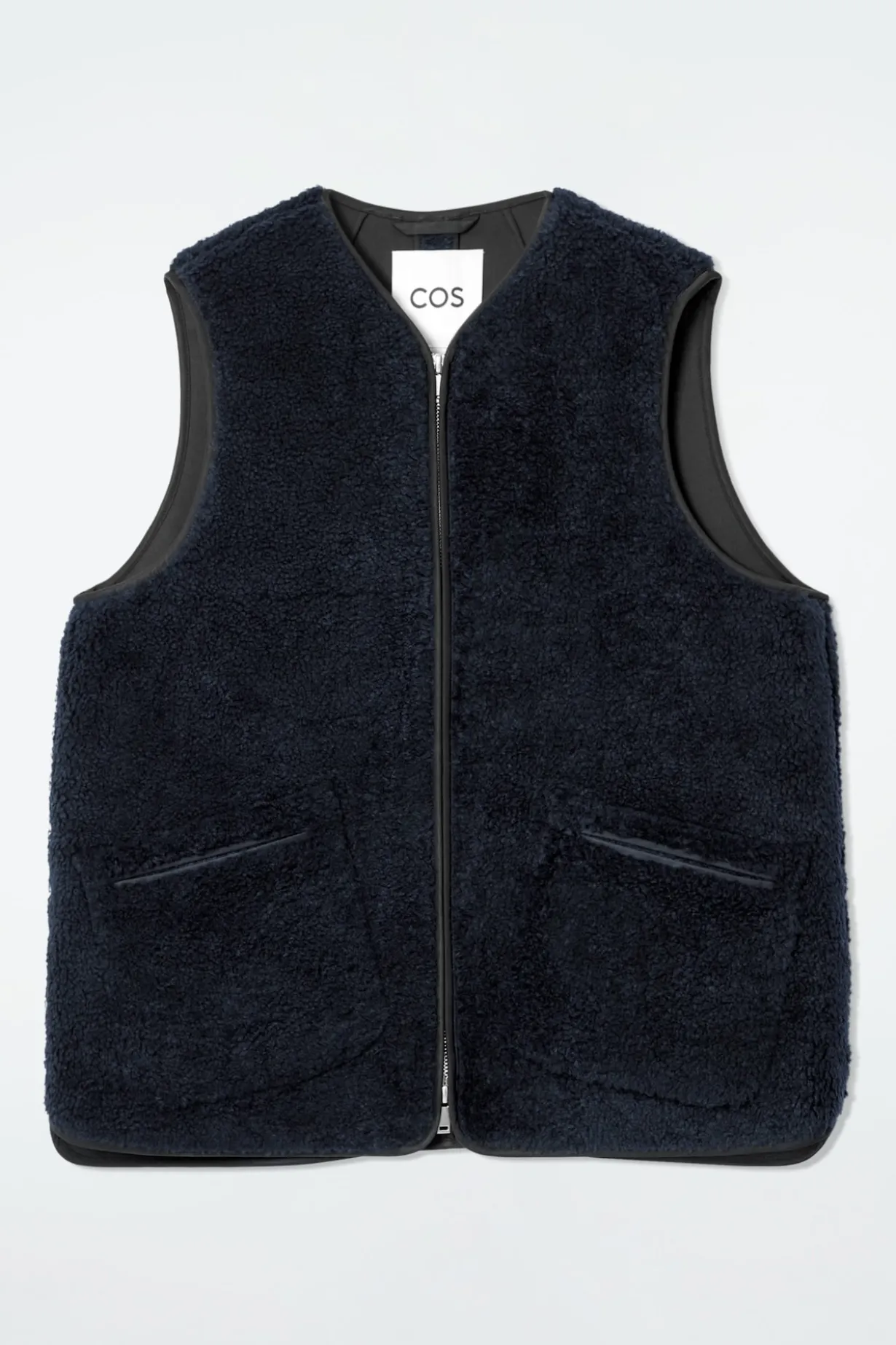 OVERSIZED-WESTE AUS KUNSTLAMMFELL