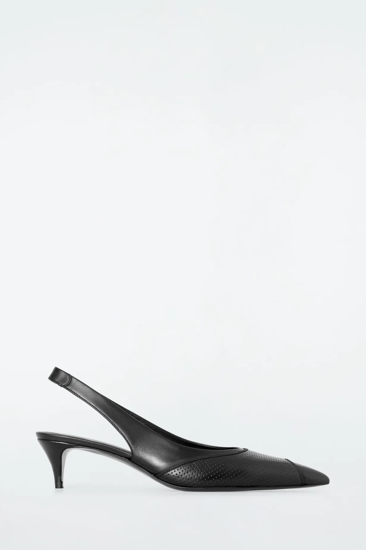 PERFORIERTE HEELS AUS LEDER MIT SLINGBACK-RIEMEN
