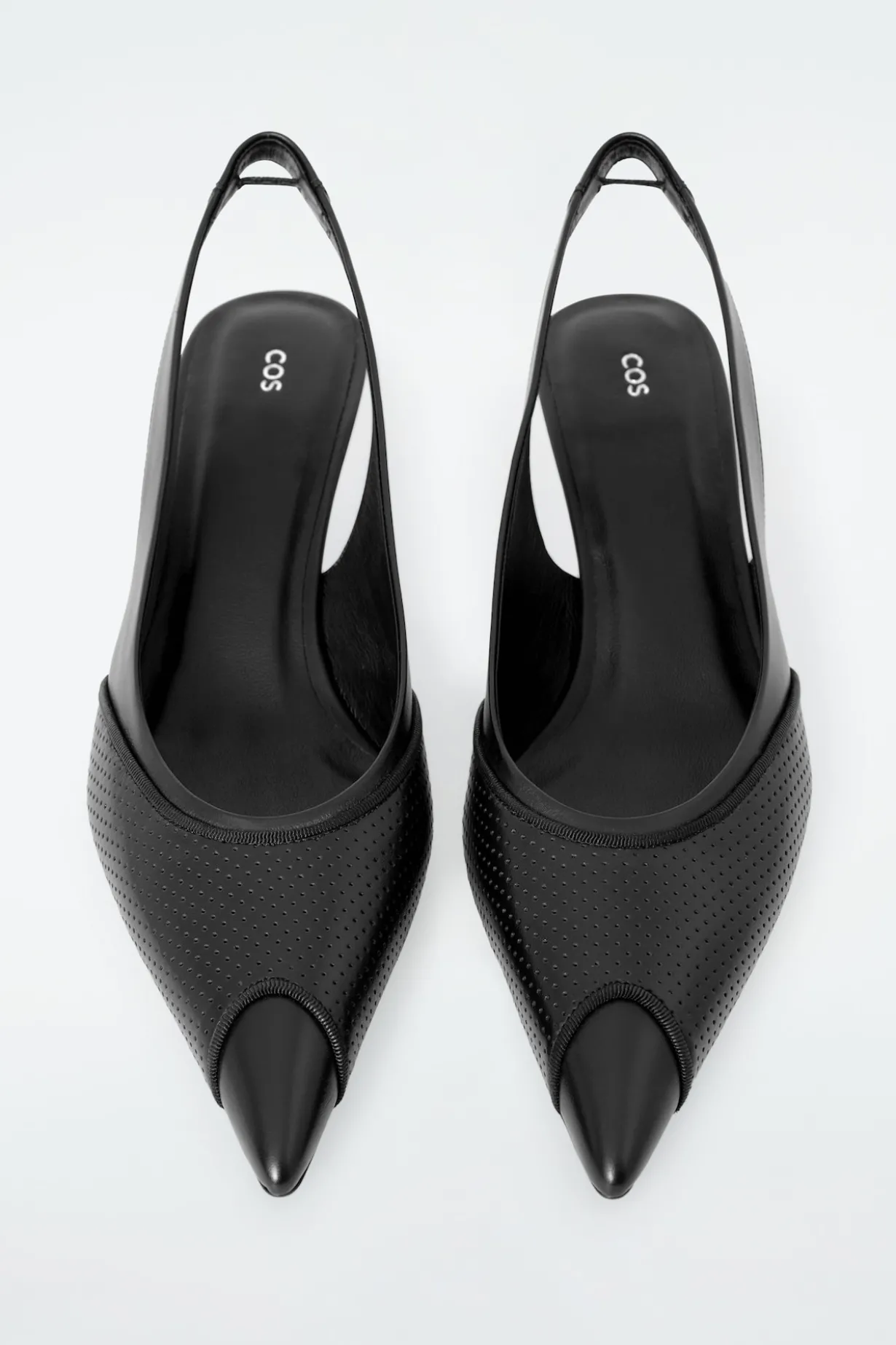 PERFORIERTE HEELS AUS LEDER MIT SLINGBACK-RIEMEN
