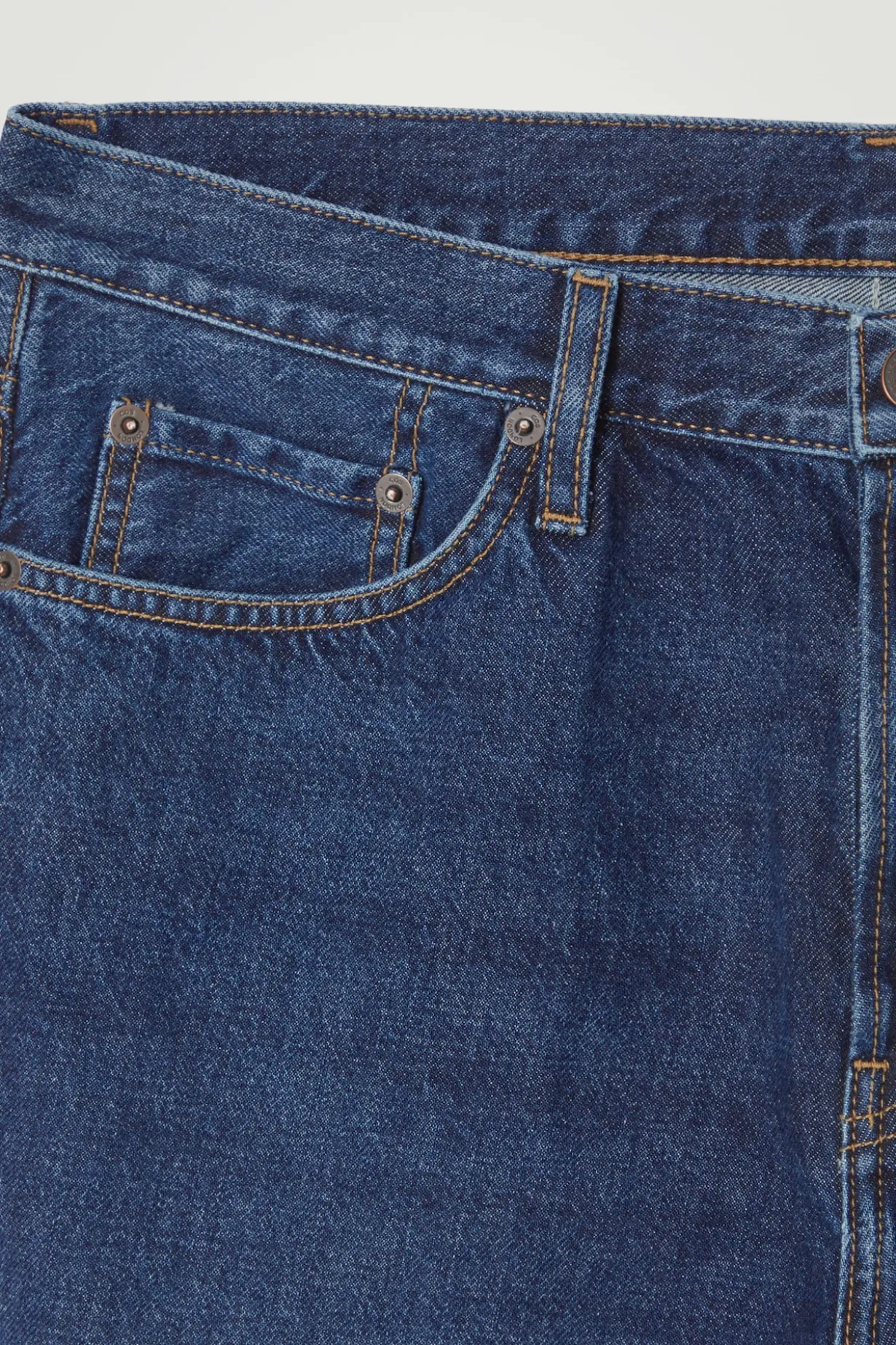 PILLAR JEANS MIT SCHMAL ZULAUFENDEM BEIN