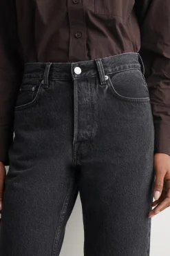 PIPELINE JEANS MIT SCHMALEM BEIN