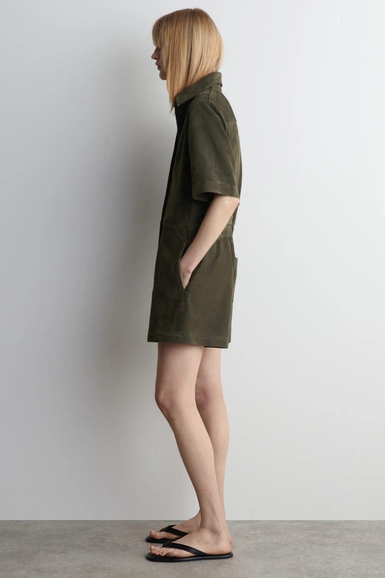 PLAYSUIT AUS VELOURSLEDER