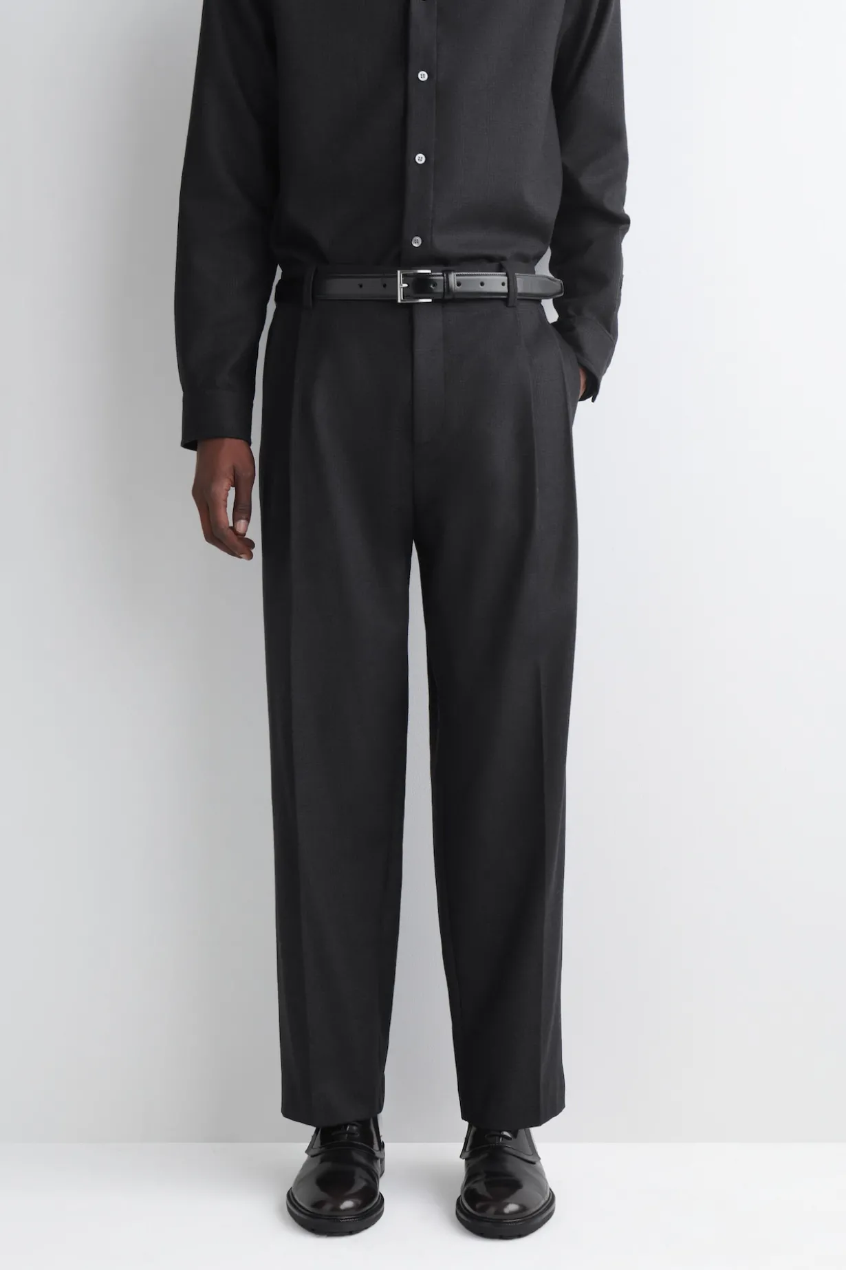 PLEATED WOOL RELAXED-FIT STRAIGHT-LEG TROUSERS