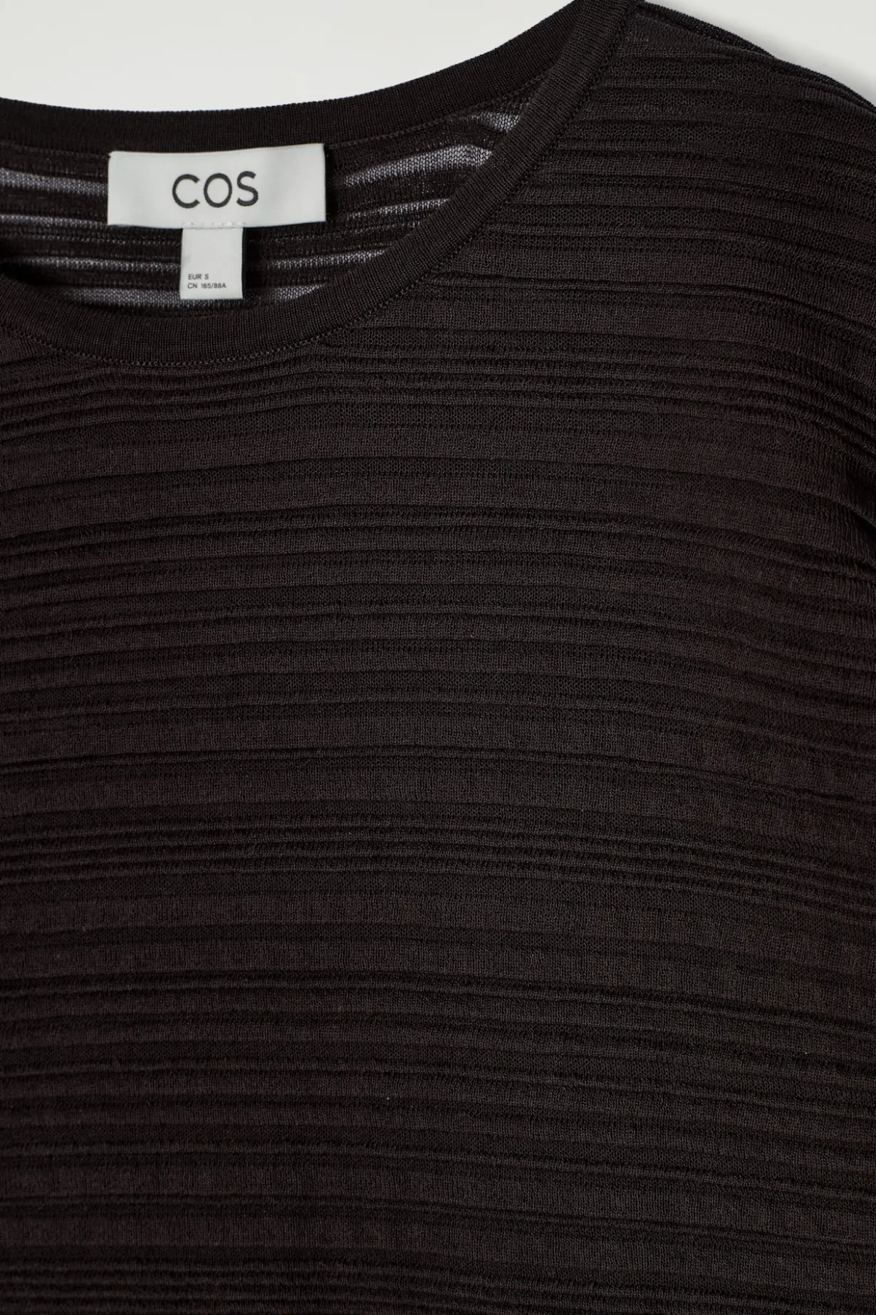 PLISSIERTES MINIKLEID AUS STRICK