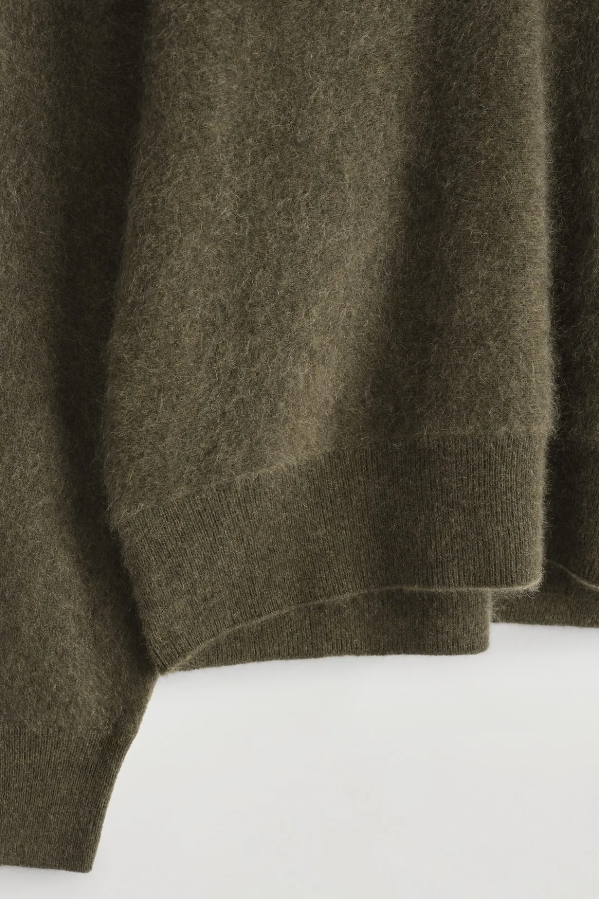 POLOPULLOVER AUS GEBÜRSTETEM KASCHMIR