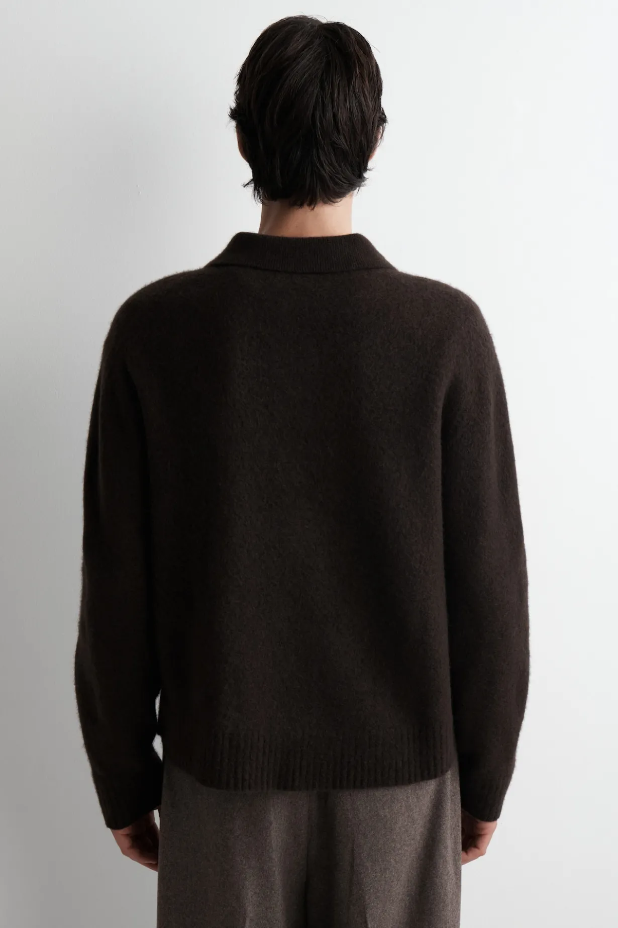 POLOSHIRT AUS GEBÜRSTETER WOLLE
