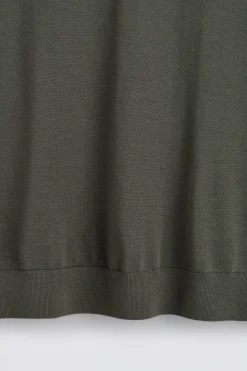 POLOSHIRT AUS MERINOWOLLE MIT OFFENEM KRAGEN