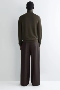 PULLOVER AUS MERINOWOLLE MIT KNÖPFEN AM KRAGEN