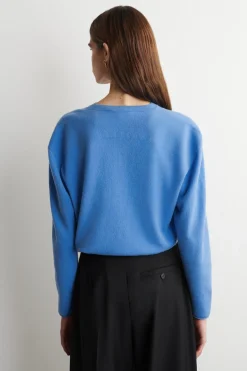 PULLOVER AUS MERINOWOLLE MIT V-AUSSCHNITT
