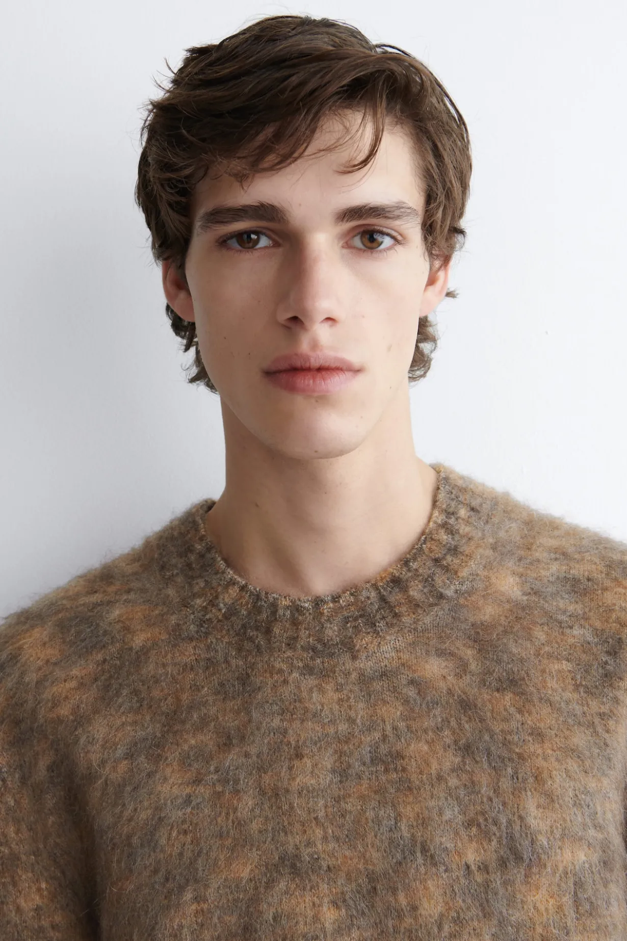 PULLOVER AUS MOHAIR-MIX MIT RUNDHALSAUSSCHNITT