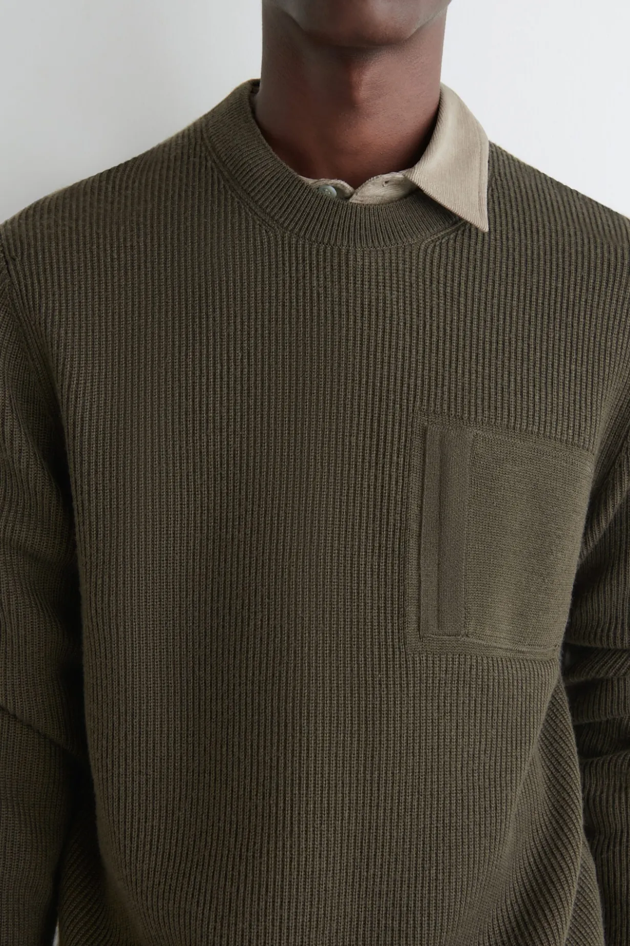 PULLOVER AUS WOLLE MIT RUNDHALSAUSSCHNITT