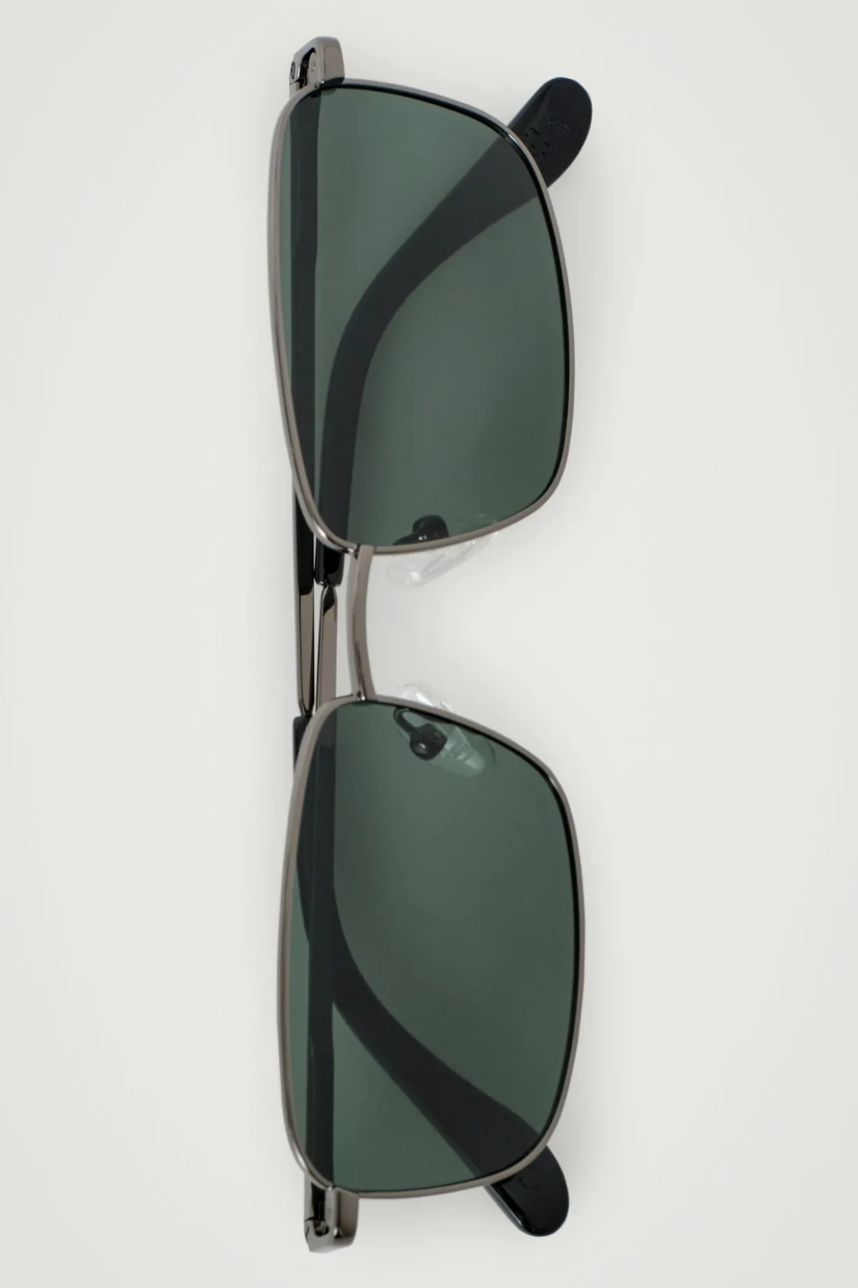 RECHTECKIGE SONNENBRILLE MIT DRAHTGESTELL