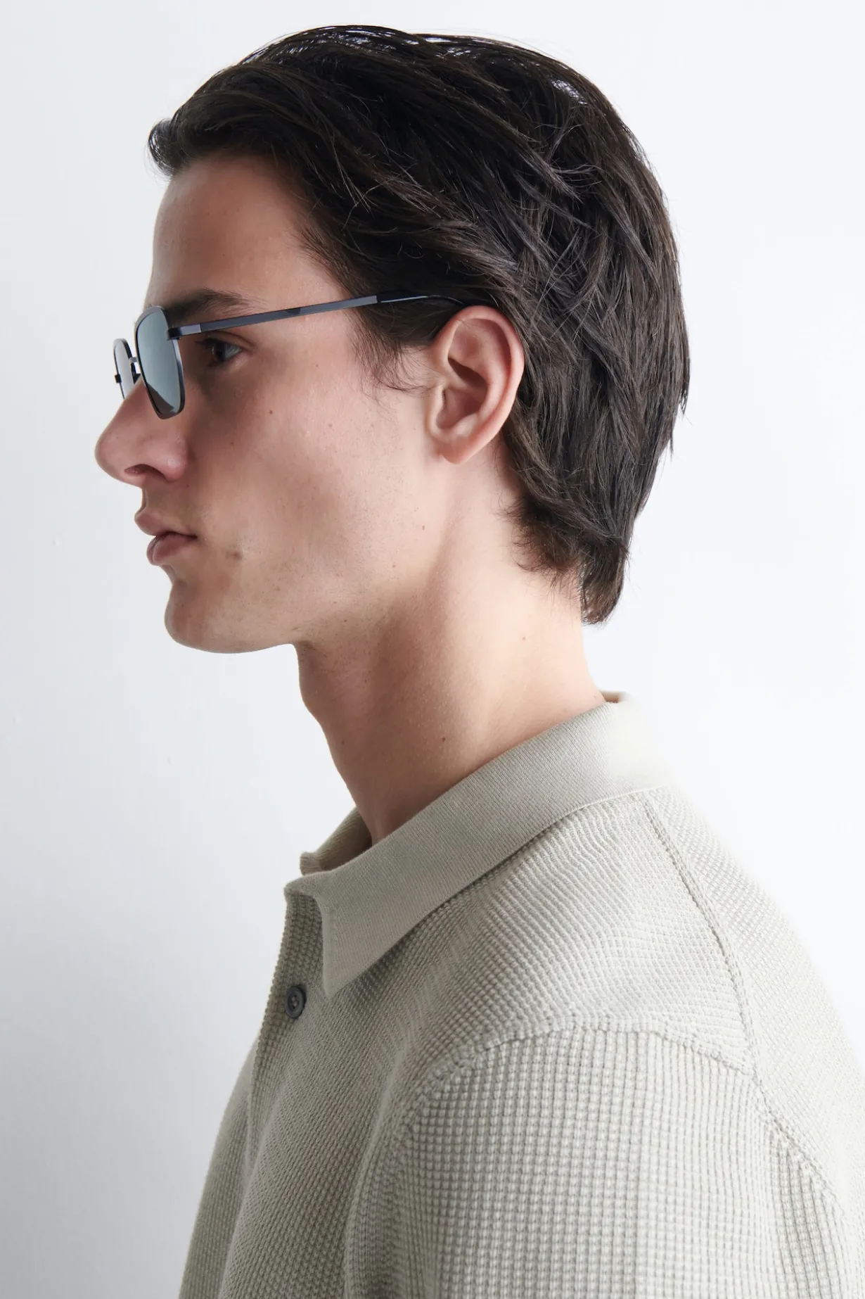 RECHTECKIGE SONNENBRILLE MIT METALLGESTELL