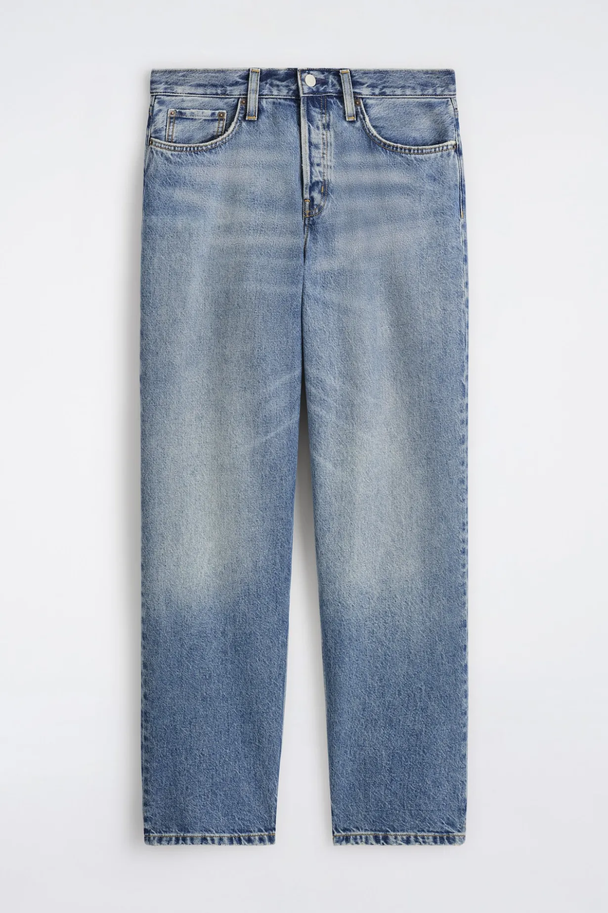 RIDER JEANS MIT GERADEM BEIN UND LOCKERER PASSFORM