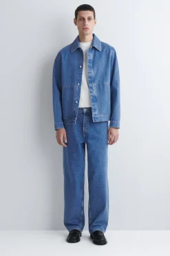 RIDER JEANS MIT GERADEM BEIN UND LOCKERER PASSFORM