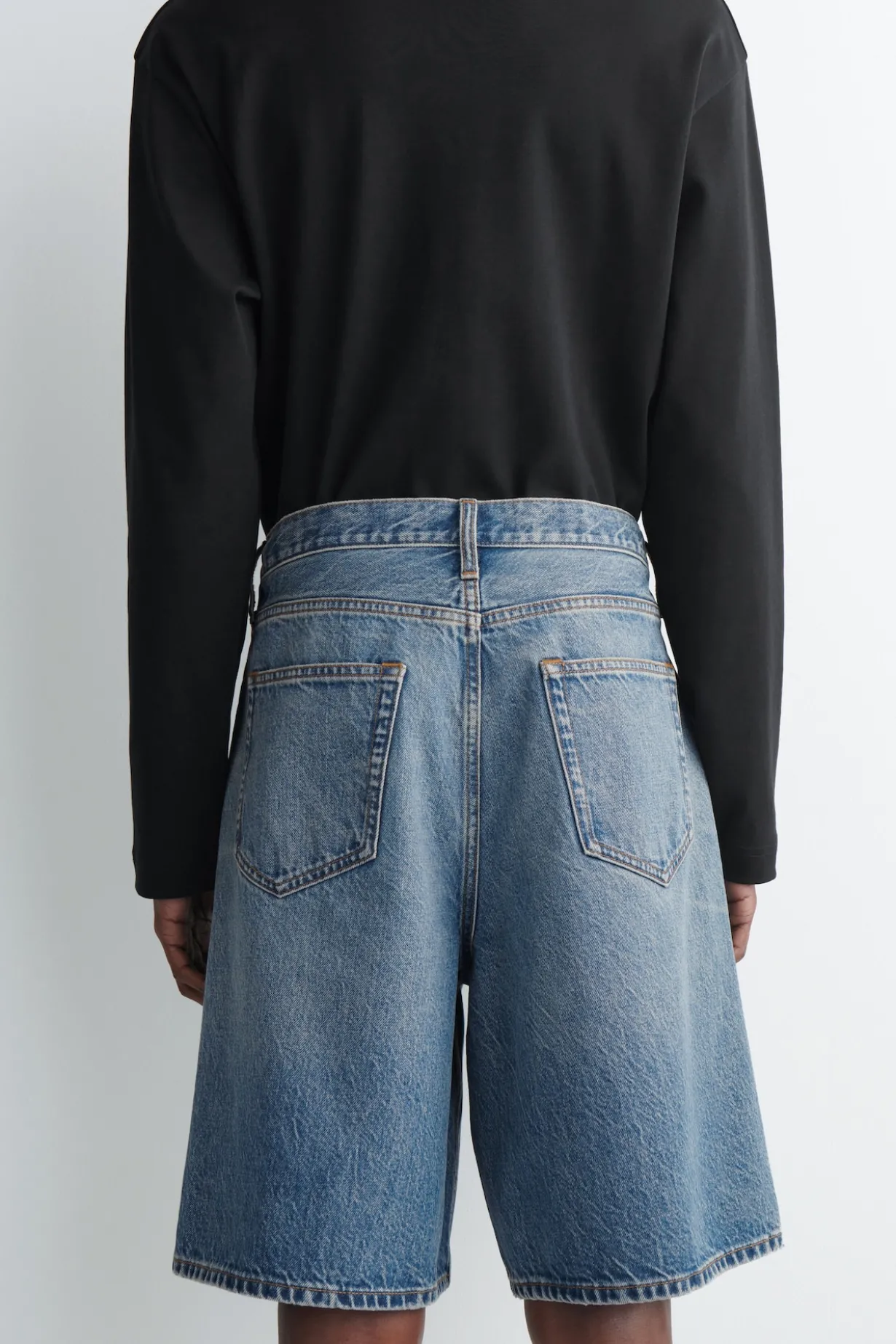 RIDER JEANSSHORTS MIT LOCKERER PASSFORM