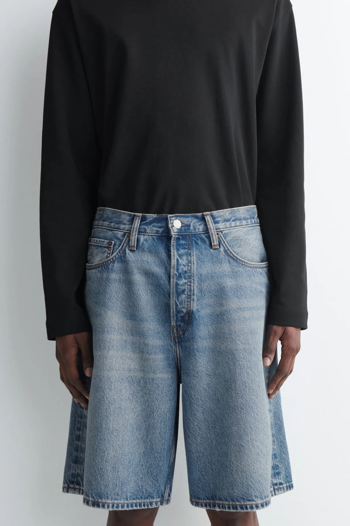 RIDER JEANSSHORTS MIT LOCKERER PASSFORM