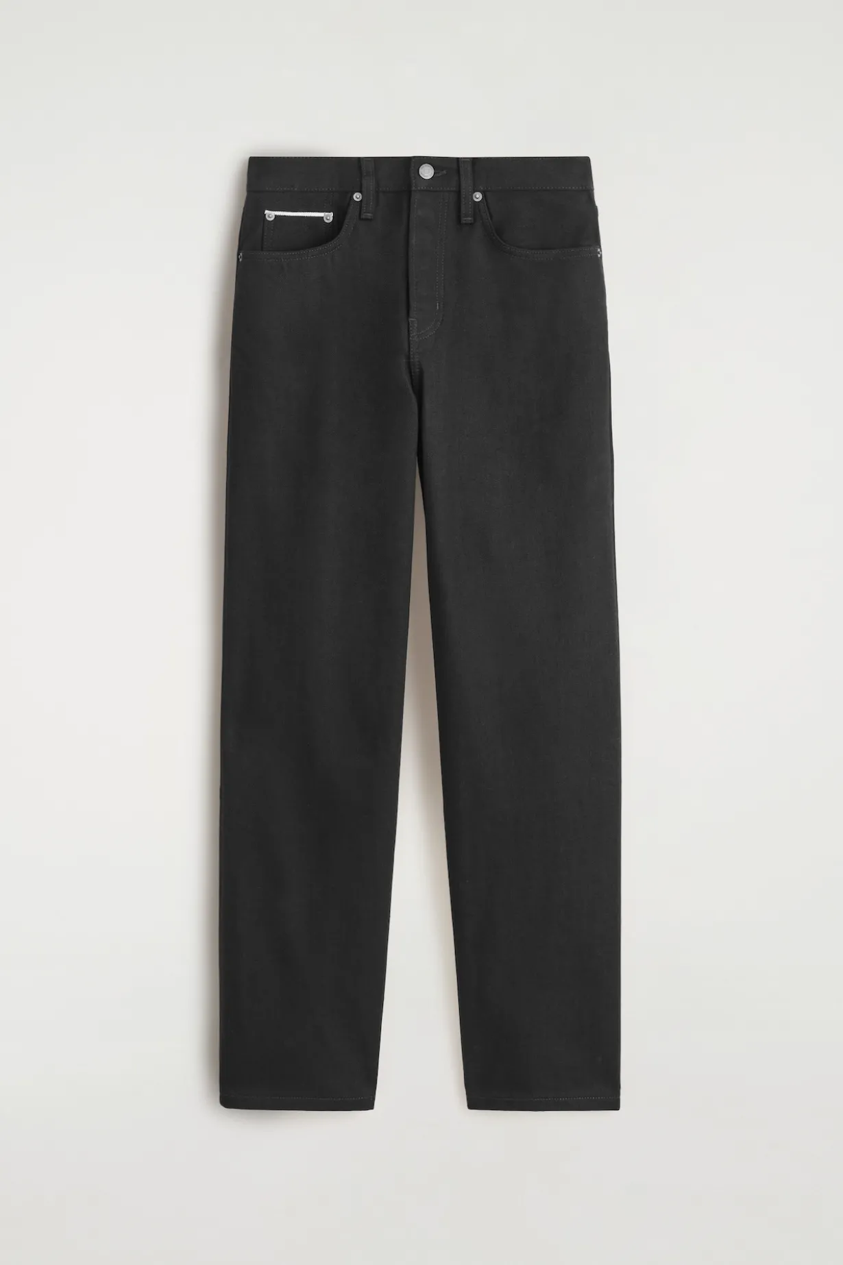RIDER LOCKERE, GERADE SELVEDGE-JEANS AUS RAW DENIM