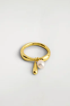 RING MIT TROPFENFÖRMIGEM ANHÄNGER