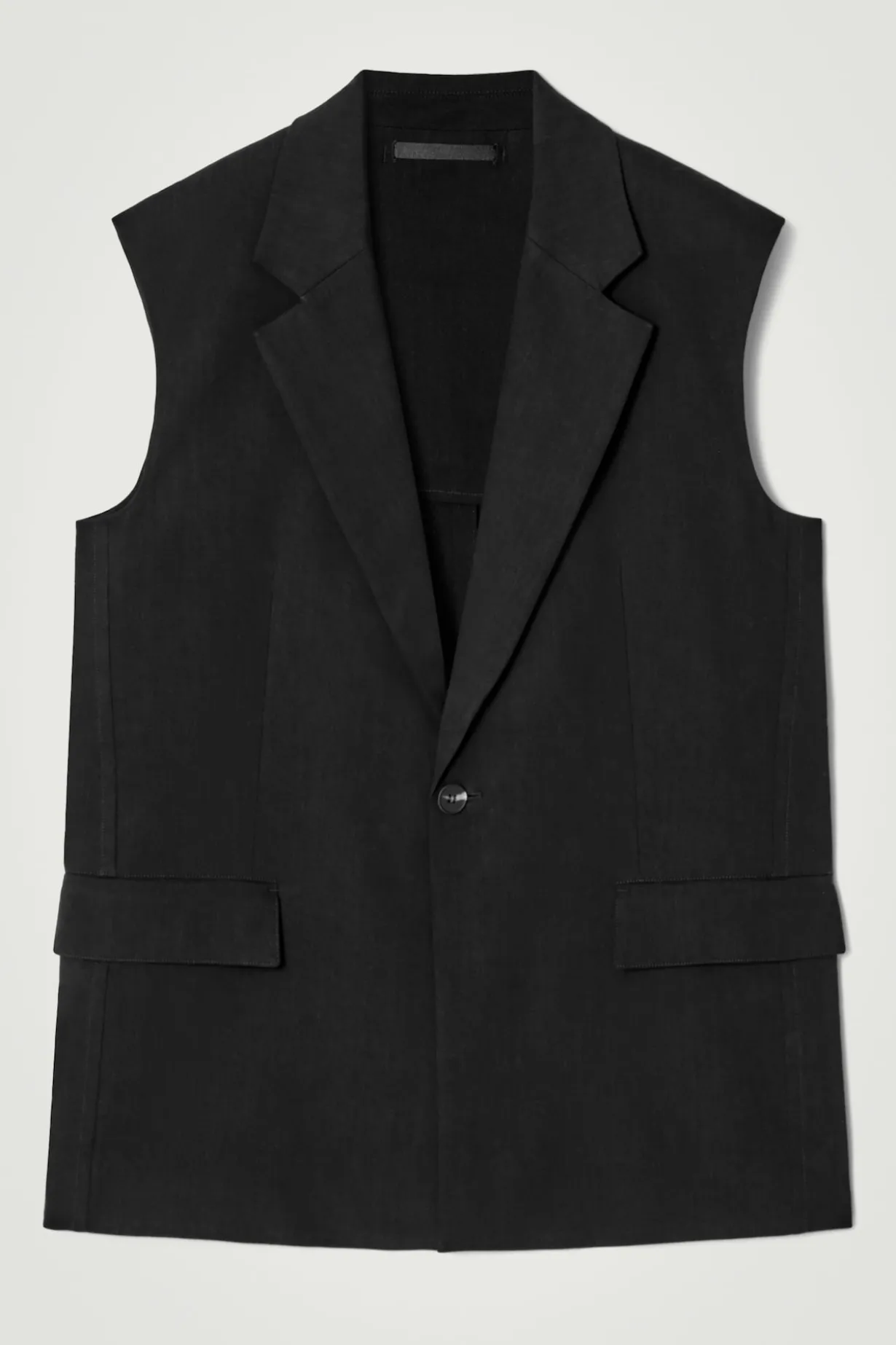 ÄRMELLOSER BLAZER AUS LEINEN-MIX