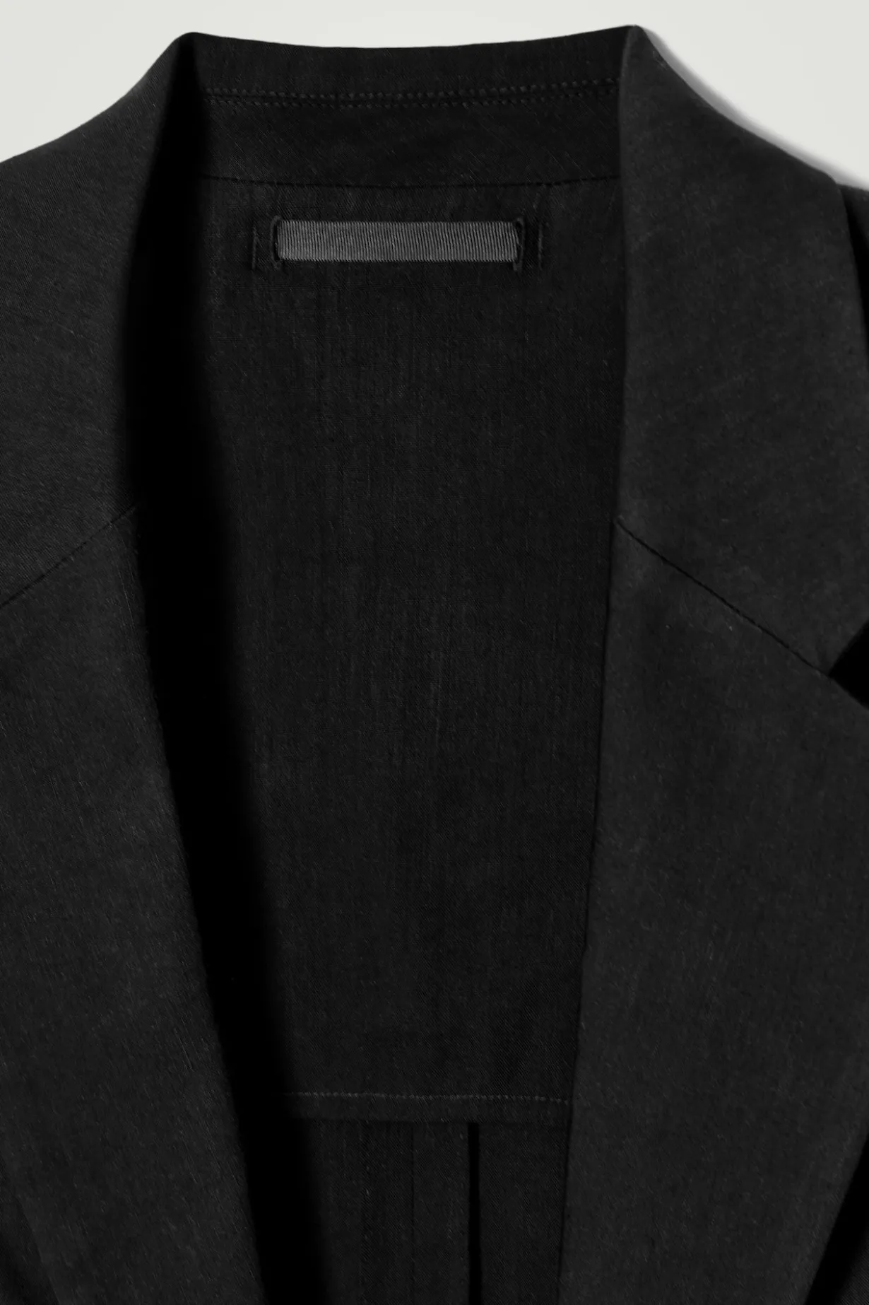 ÄRMELLOSER BLAZER AUS LEINEN-MIX