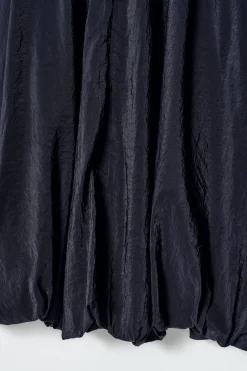 ÄRMELLOSES MIDIKLEID MIT BUBBLE-SAUM