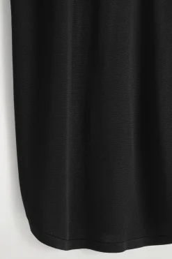 RUND GESCHNITTENES STRICKKLEID