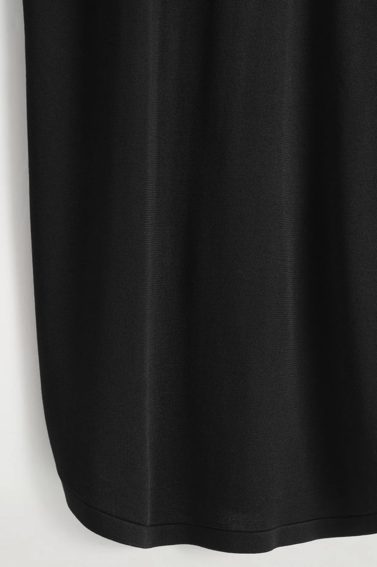 RUND GESCHNITTENES STRICKKLEID