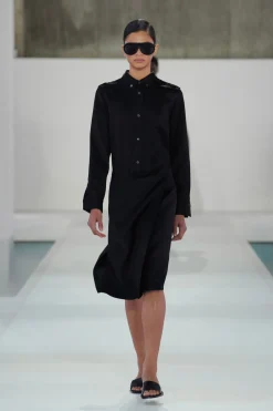 SATINHEMD MIT BUTTON-DOWN-KRAGEN