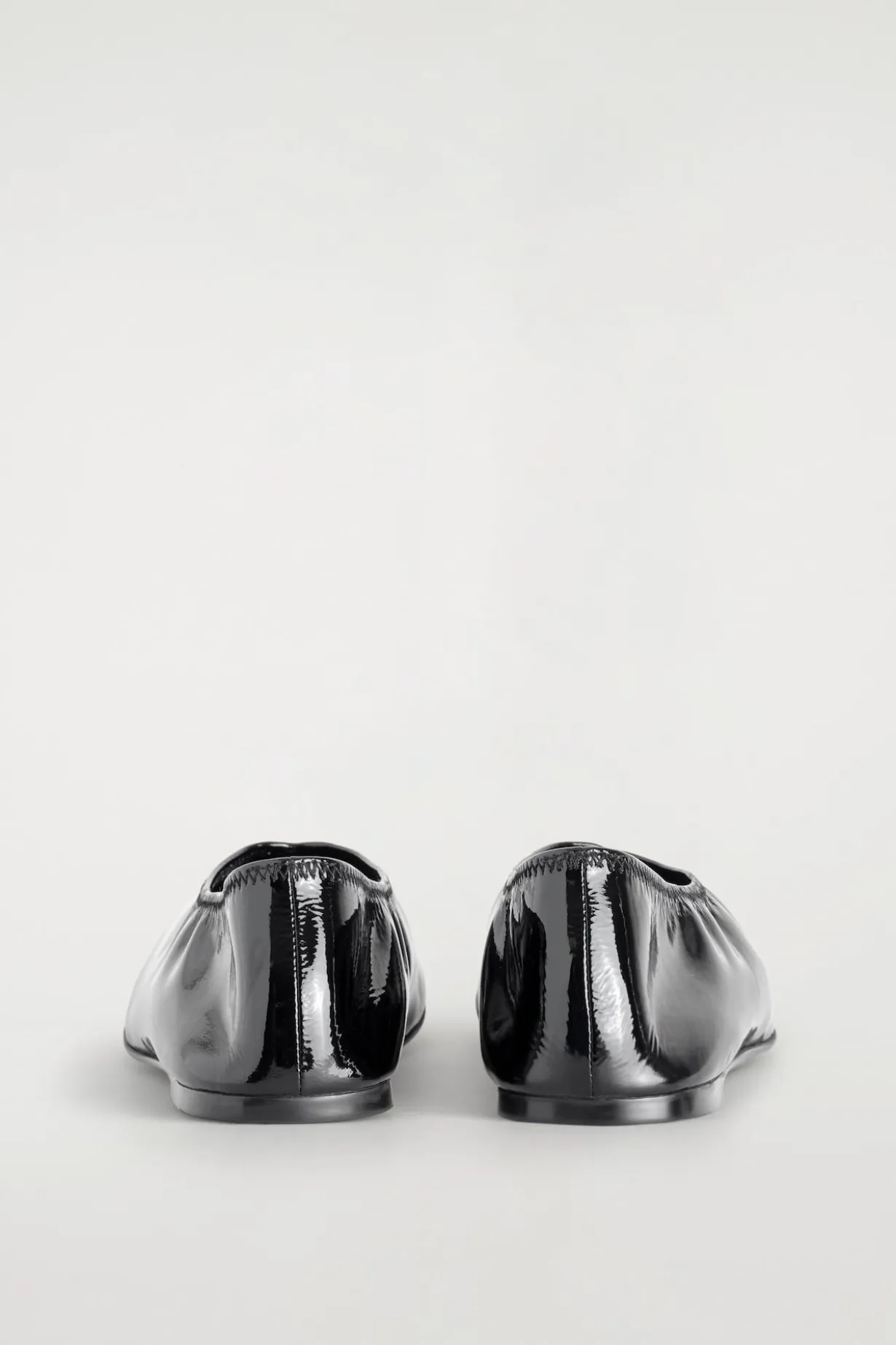 SCHLICHTE BALLERINAS AUS LEDER