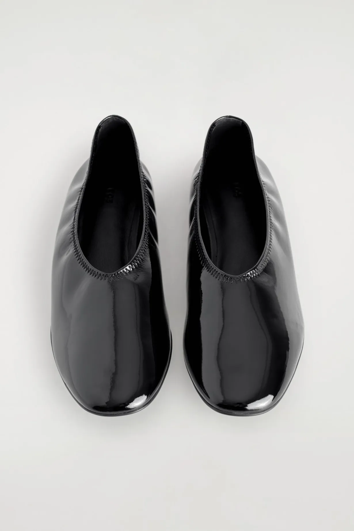 SCHLICHTE BALLERINAS AUS LEDER