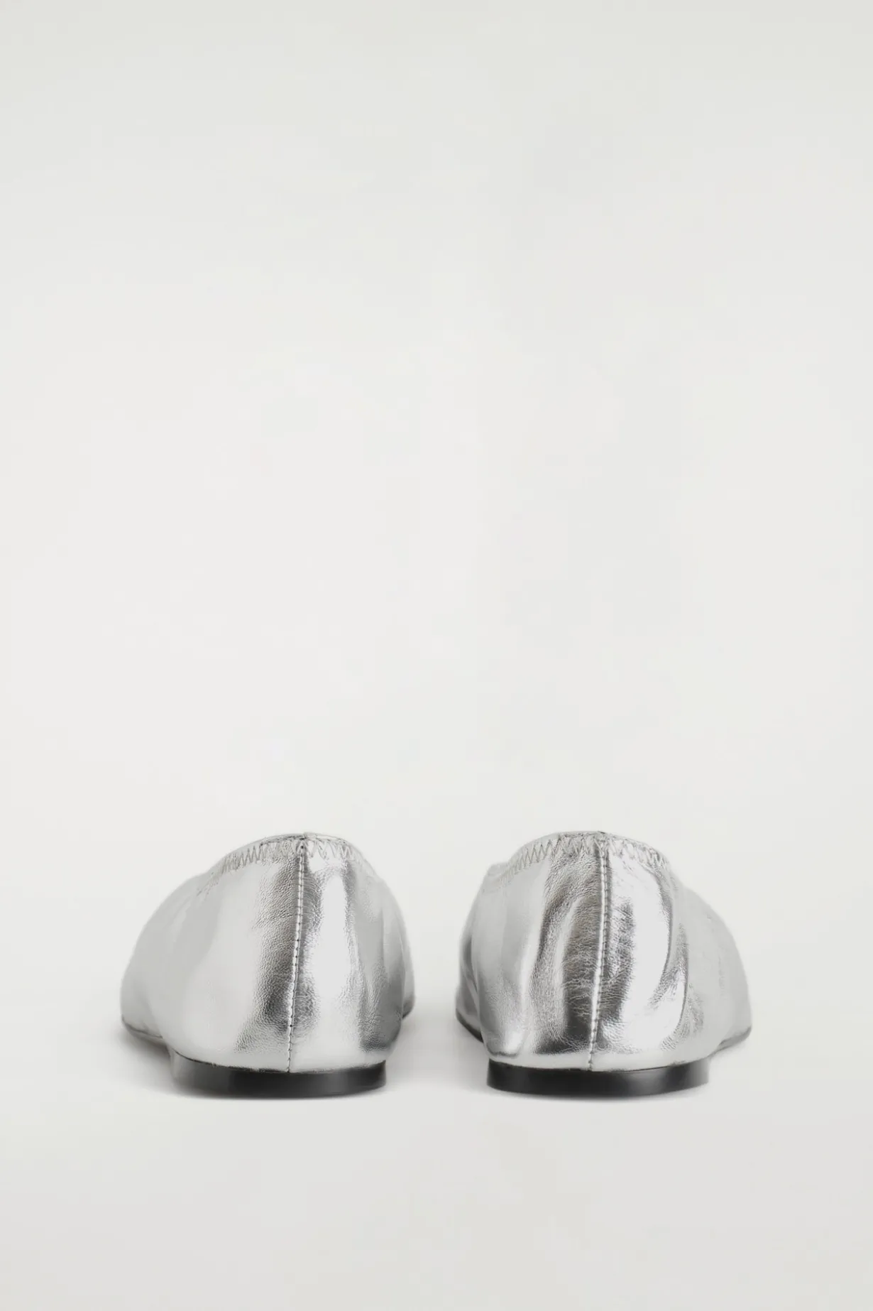 SCHLICHTE BALLERINAS AUS LEDER