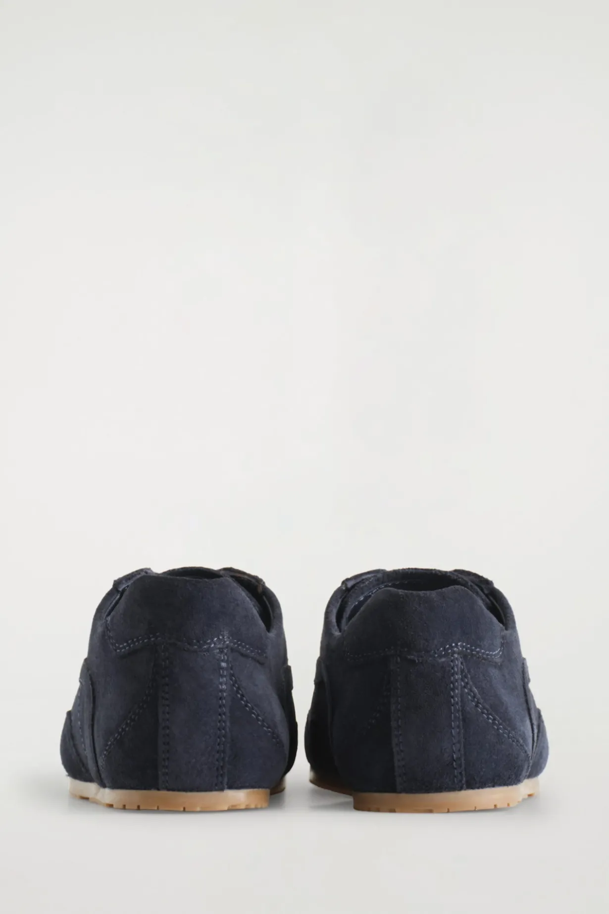 SCHLICHTE SNEAKERS AUS LEDER