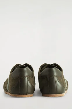 SCHLICHTE SNEAKERS AUS LEDER