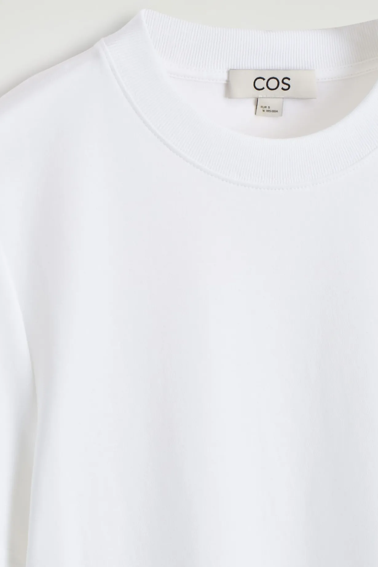 SCHLICHTES T-SHIRT