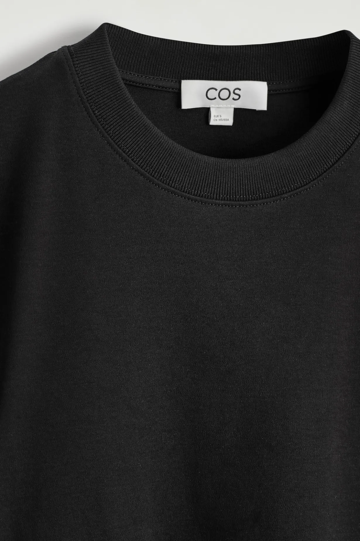 SCHLICHTES T-SHIRT