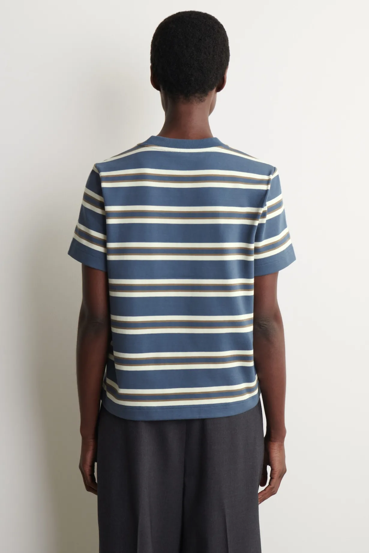 SCHLICHTES T-SHIRT