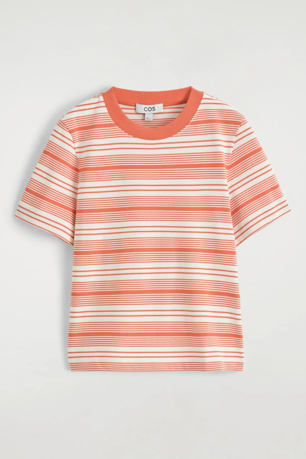 SCHLICHTES T-SHIRT MIT NORMALER PASSFORM
