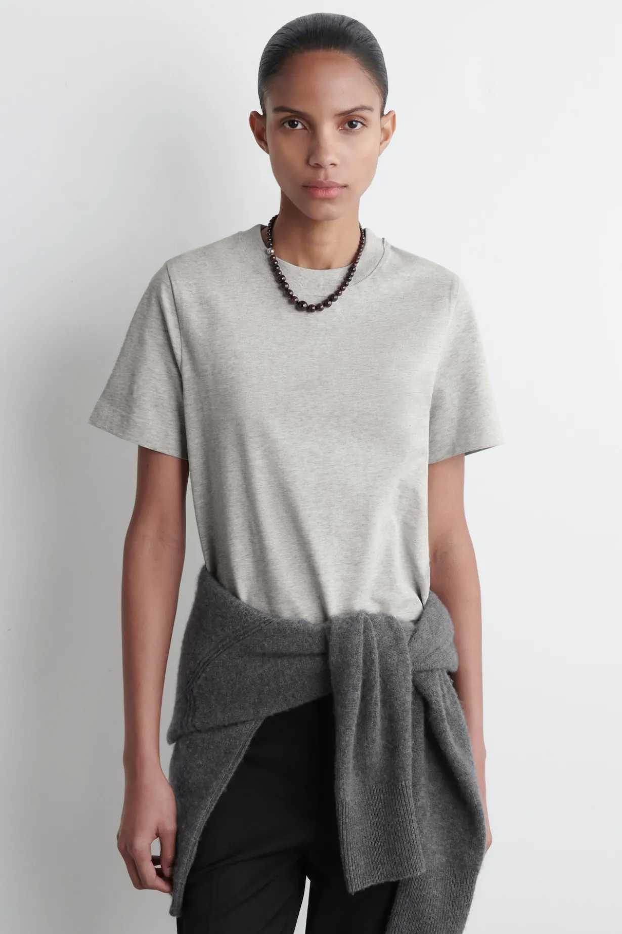 SCHLICHTES T-SHIRT MIT NORMALER PASSFORM