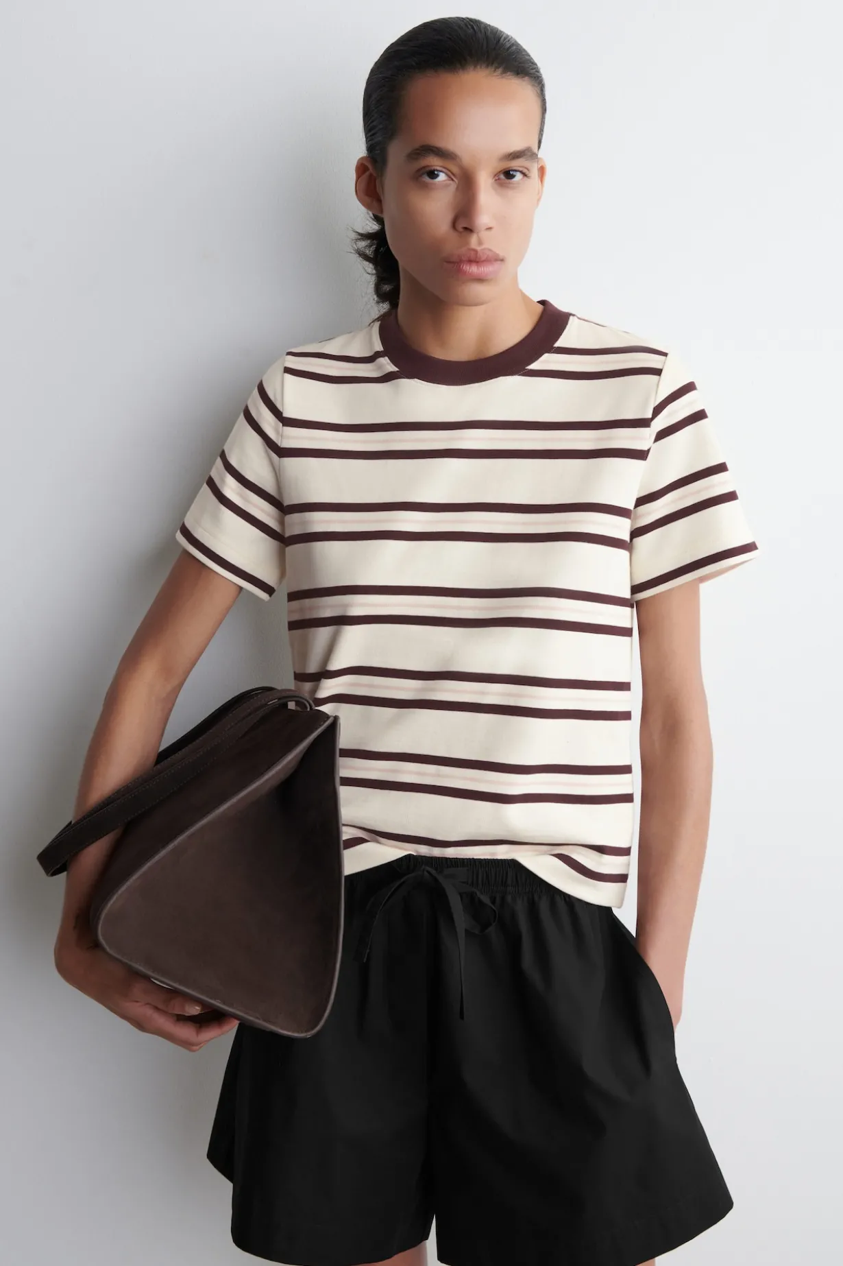 SCHLICHTES T-SHIRT MIT NORMALER PASSFORM